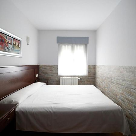 Pension Serafin Αβιλές Εξωτερικό φωτογραφία